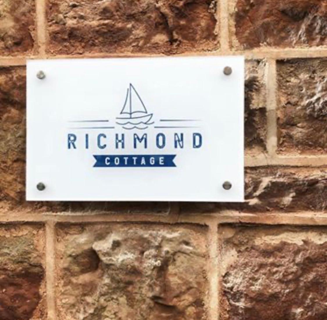 Richmond Cottage, 2 Mins To *